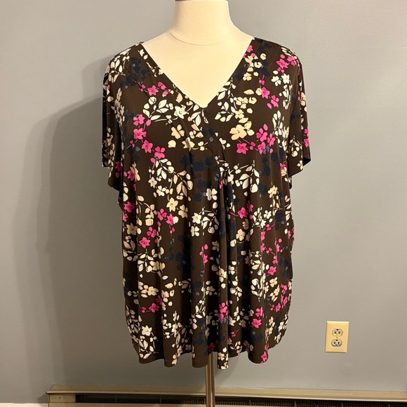 Lane Bryant Tops - Lane Bryant brown  Short Sleeve V-Neck Floral blouse with Pink & White Blossoms